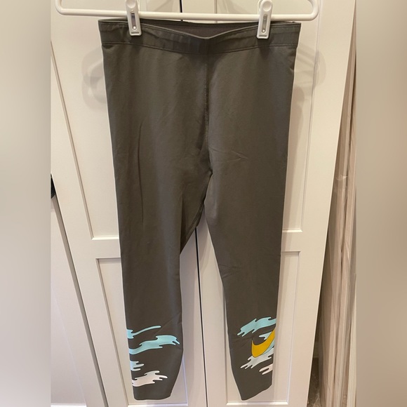 Olive grey Nike leggings. - Picture 1 of 4